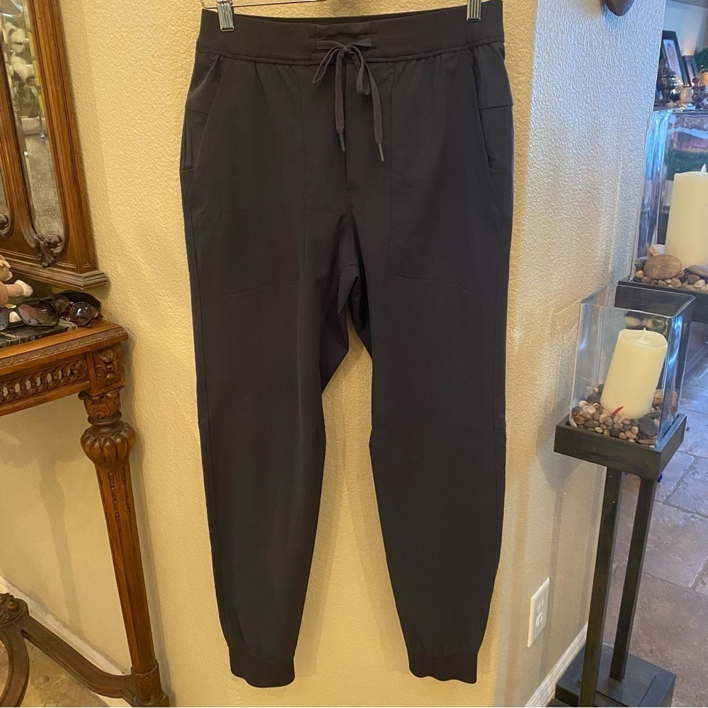 LULULEMON Men Black Jogger Pants Size Medium
